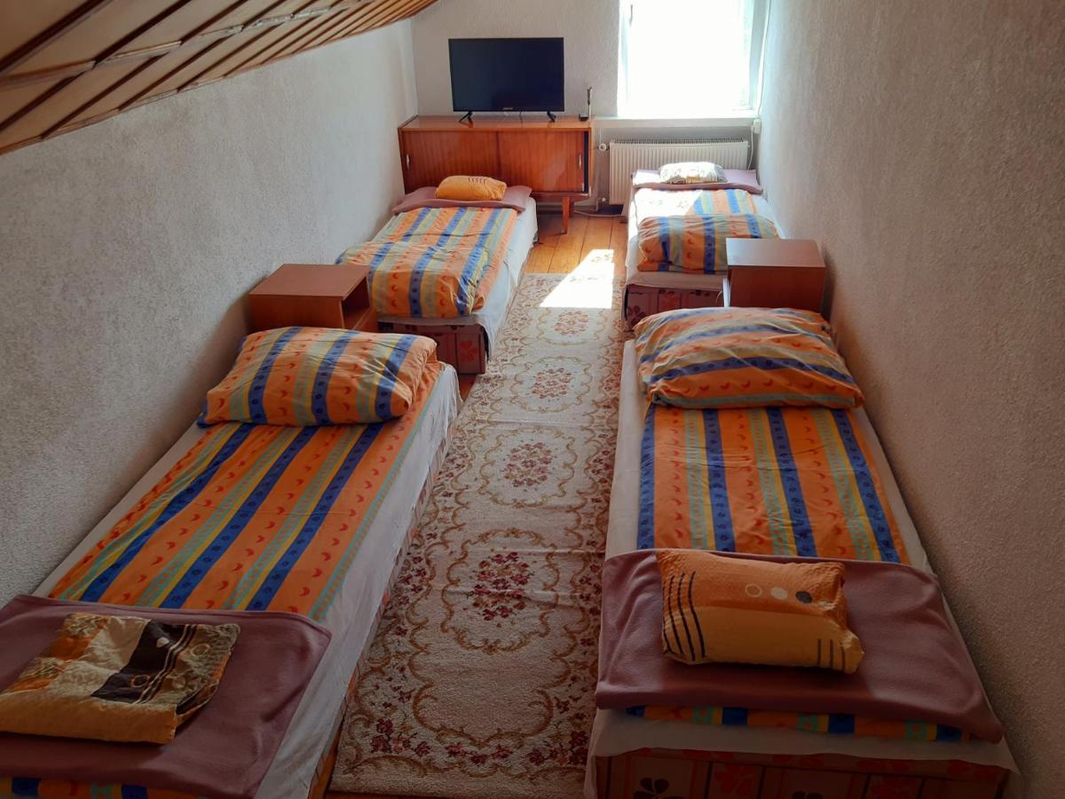 Pensjonat Osemka Lewin Klodzki Esterno foto
